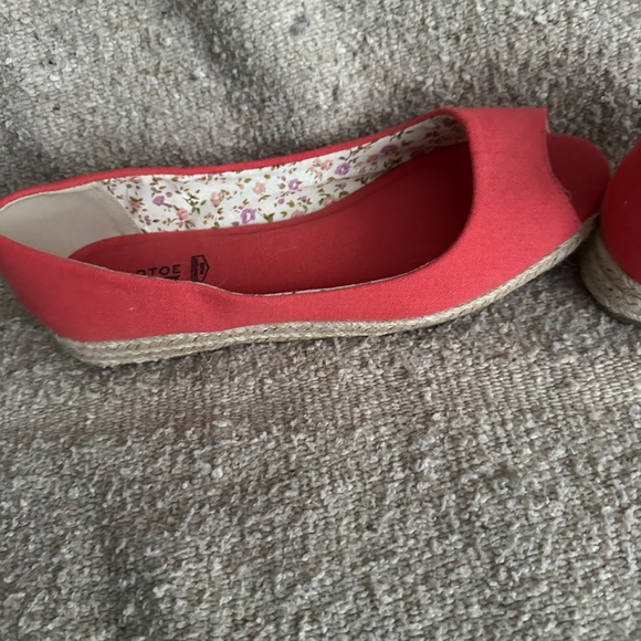 Womens GoldToe Espadrille Peeptoe Wedges Size 10. NWT - Picture 4 of 5